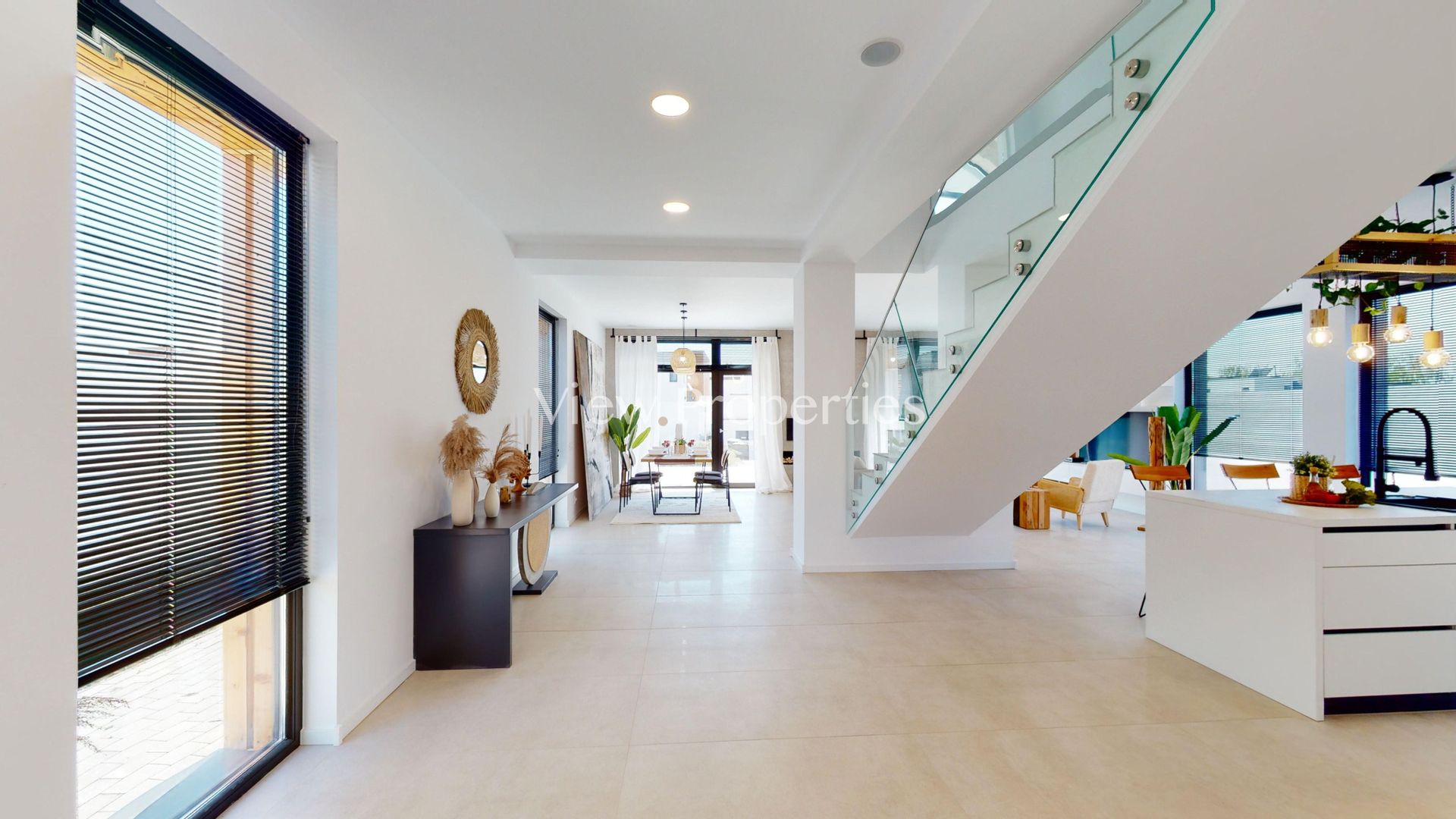 Vilă Modernă cu Finisaje High-End, aproape de București - Poză 3