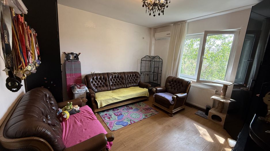 Ap 3 camere - transformat din alipirea a 2 garsoniere - 62 mp - parter - Poză 2