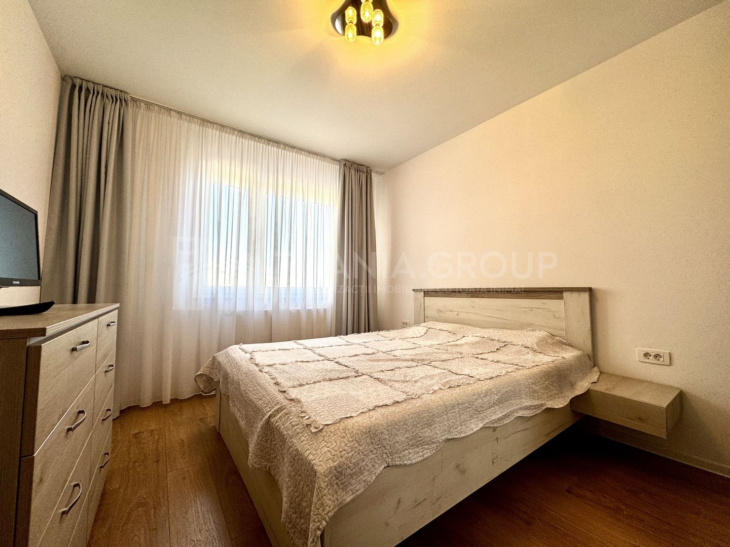 Apartament 2 camere, loc de parcare - Kasper Coresi (langa pietonala) - Poză 1