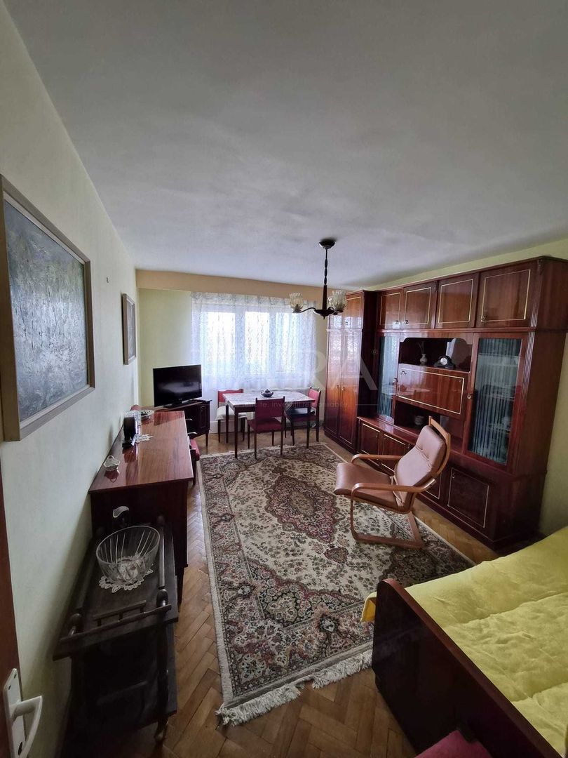 Apartament 3 camere decomandate, zona Minerva, etaj intermediar. - Poză 1