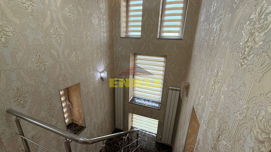 De vanzare Vila situata Ultracentral-425 mp - Poză 2