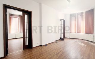 Zero comision, vila renovata 120mp Unirii birou sau clinica, 9' metrou - Poză 1