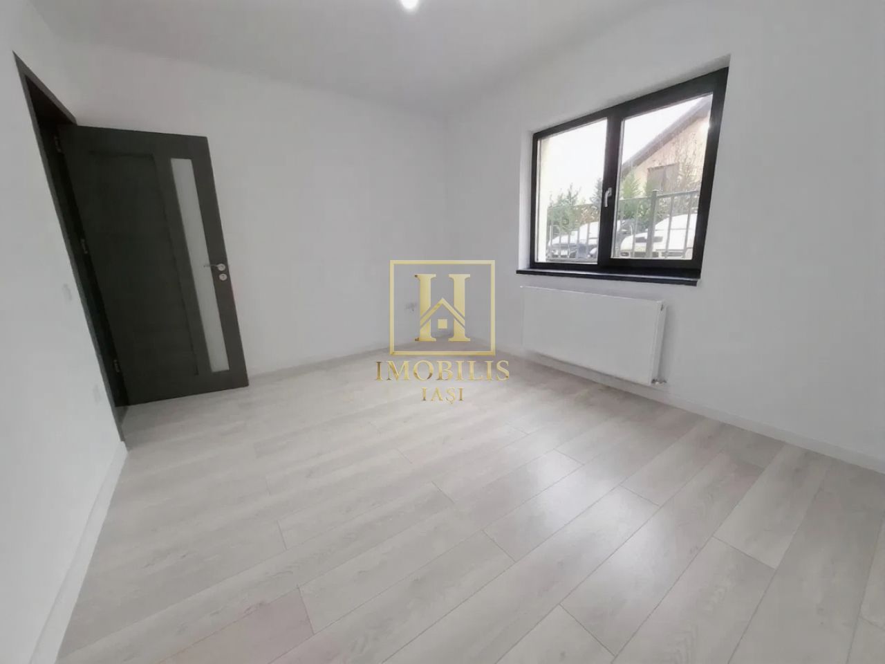 Ap. 2 camere dec INTABULAT 55mp+ loc de parcare V. Lupului 89900 euro - Poză 3