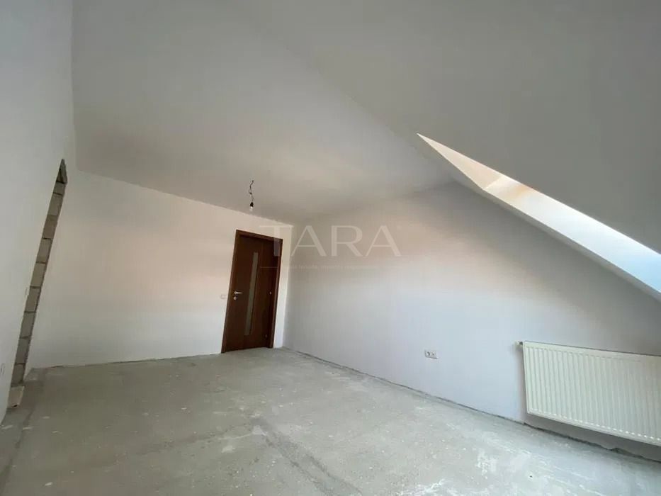 De vanzare apartament cu 3 camere de tip penthouse in Floresti! - Poză 8