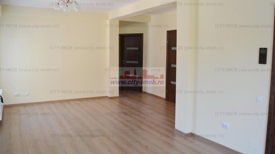 Inchirere Apartament P si D Bucurestii Noi - Curte proprie - Poză 4