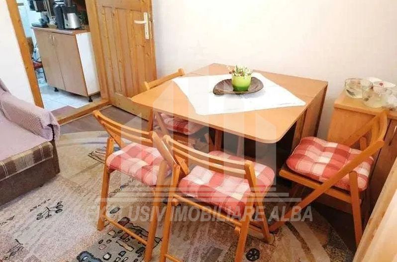 Apartament 2 camere decomandate | 37mp | Etaj 3 | Cetate - Poză 2