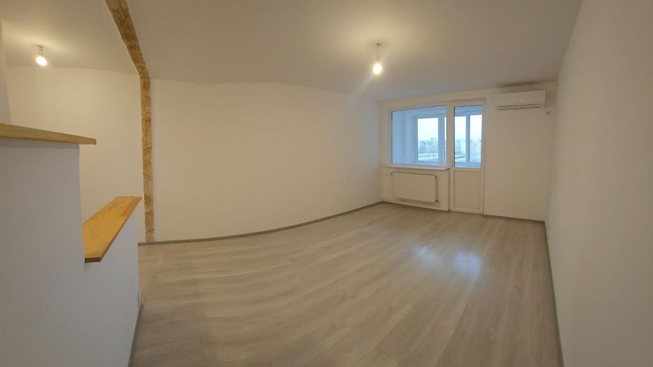 Apartament 2 camere, renovat , decomandat , metrou - Poză 2
