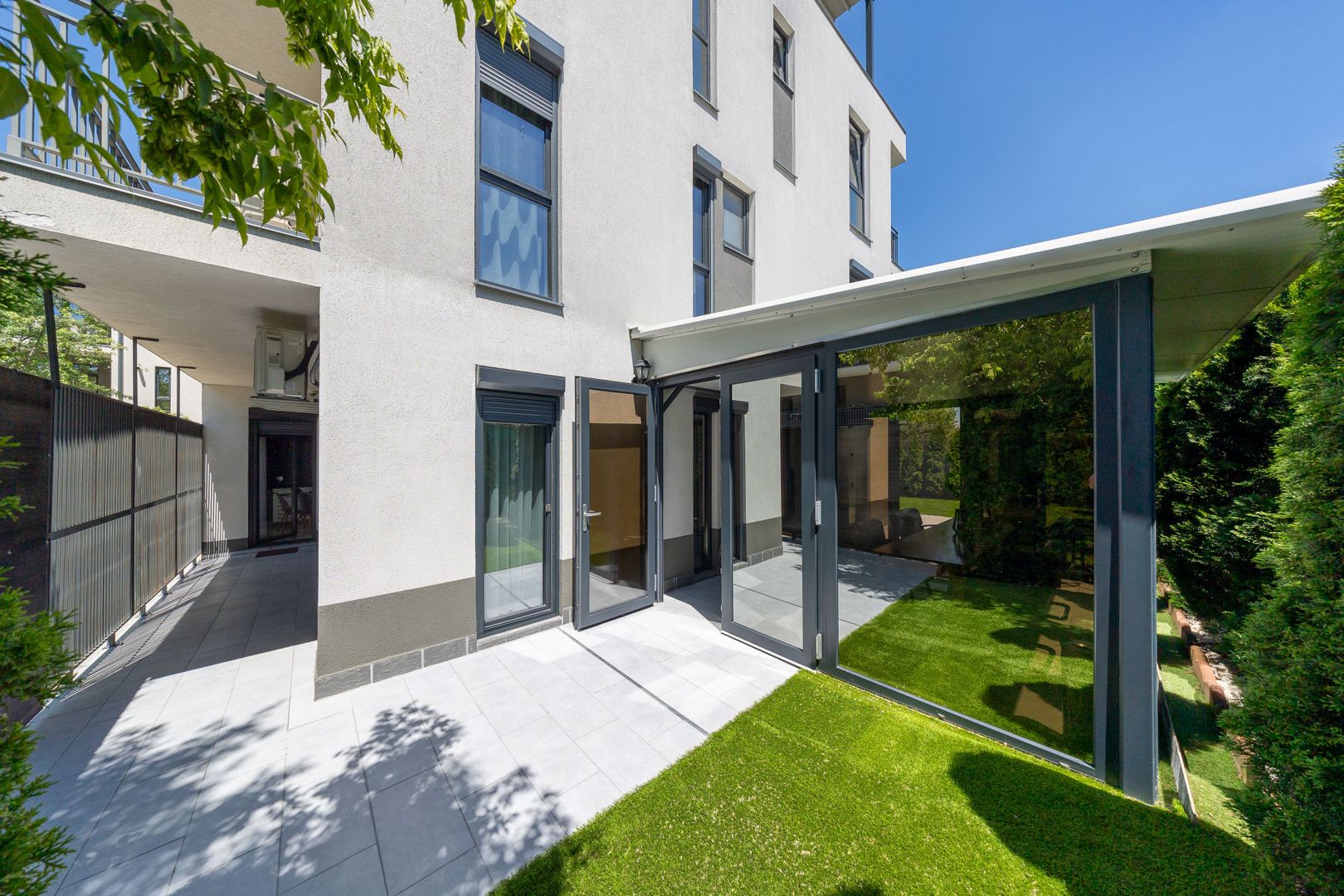 Apartament 3 camere | Grynvest Residence | Curte  99 mp | Terasa 53 - Poză 19