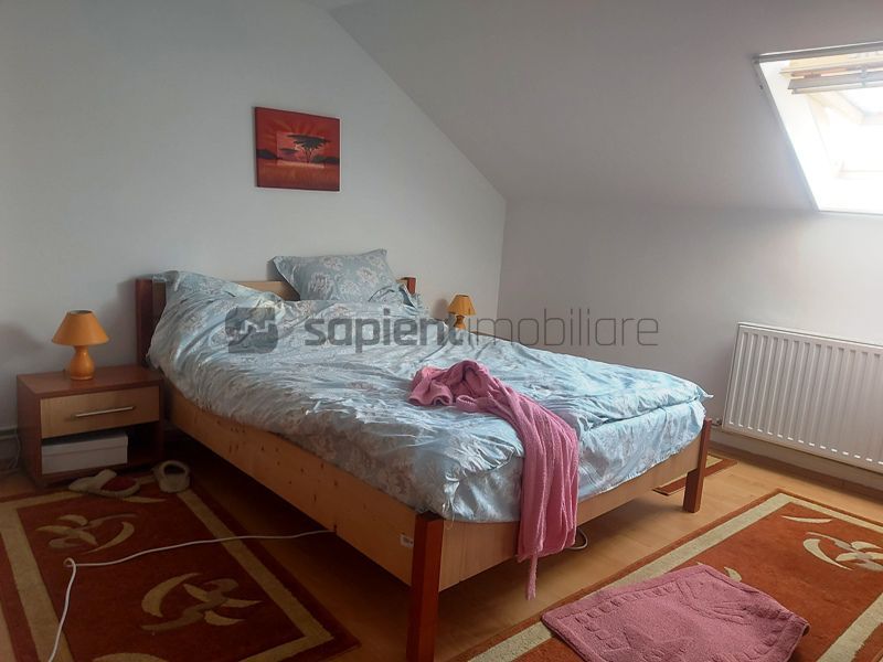 De vanzare casa si spatiu de restaurant in Tarian - Poză 19