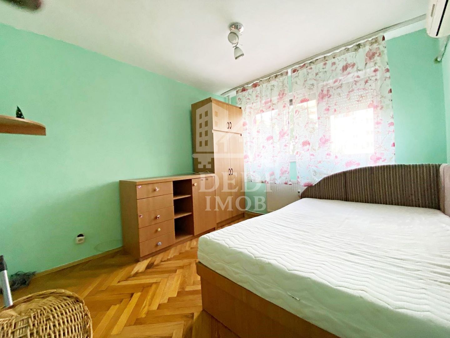 Apartament cu 3 camere de vanzare zona Bulevardul Dacia, Oradea - Poză 4