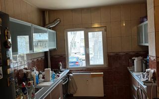 Apartament cu 3 camere , str. Bozieni - Poză 6