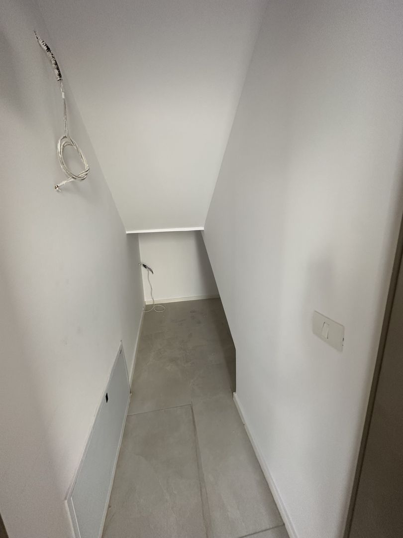 Casa cu 4 camere - Dumbarvita - Poză 19