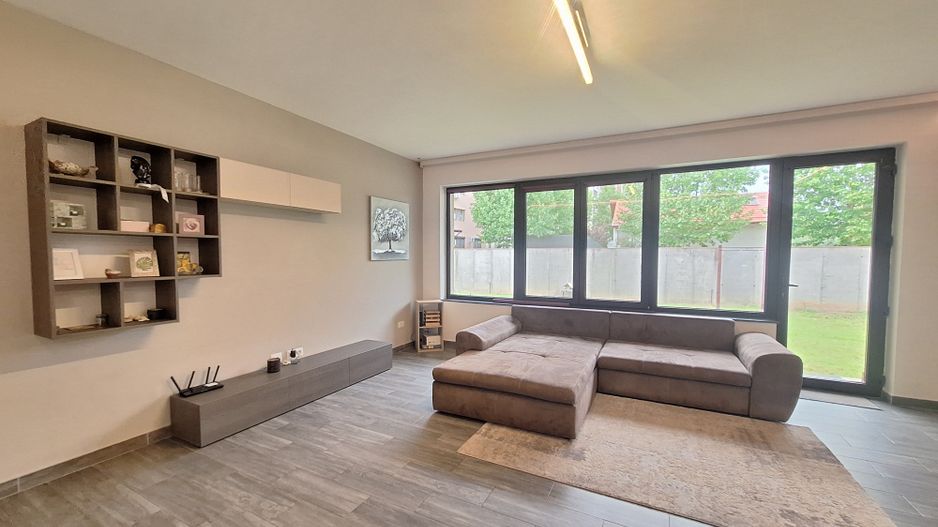 Duplex 4 cam 3 bai parcare&curte Prelungirea Ghence str. Maracineni - Poză 5