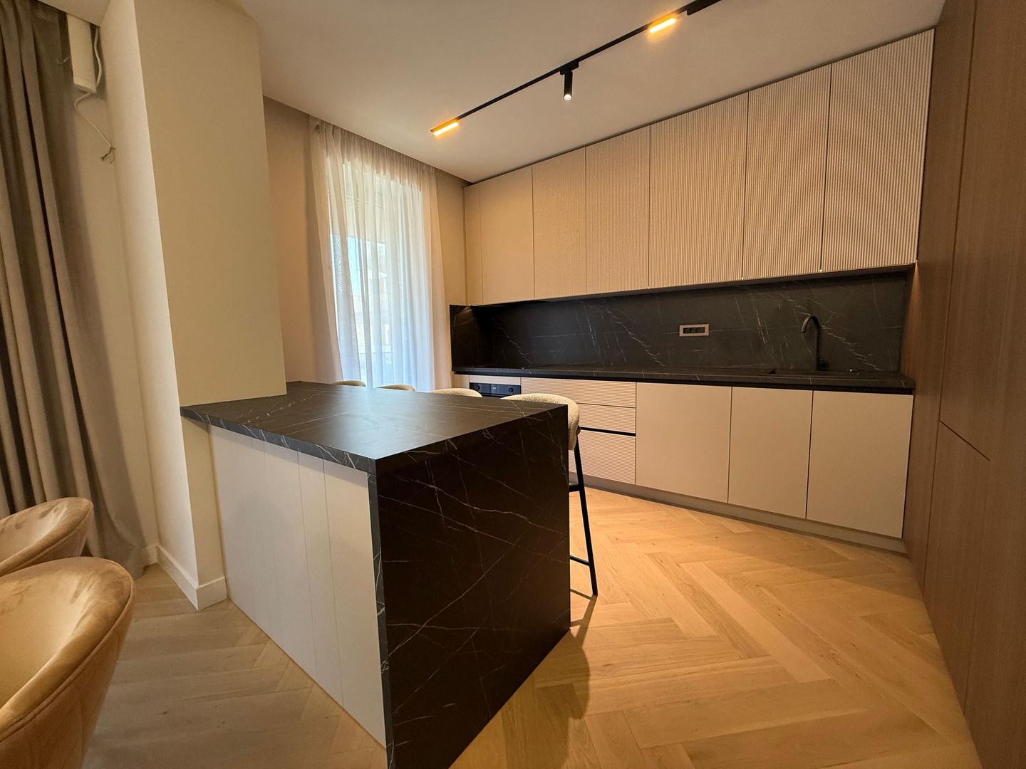 Luxos Apt 4 Camere Iancu Nicolae  și Parcare - Poză 2