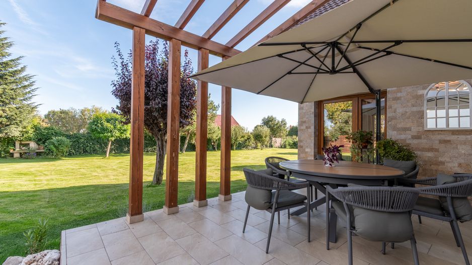 Proprietate exclusivista de vanzare: 2 case | 9 camere | 2000 mp teren - Poză 4
