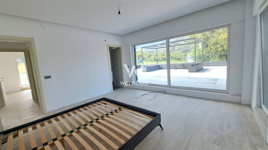 Casa cu piscina interioara si proveliste catre CETATE - Poză 15