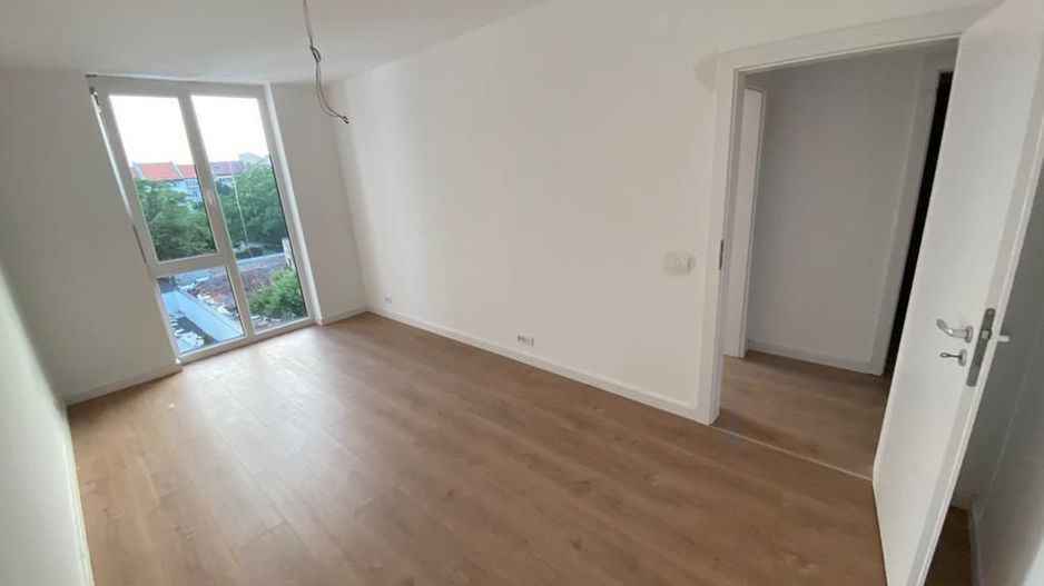 Apartament bloc nou 4 camere - Poză 8