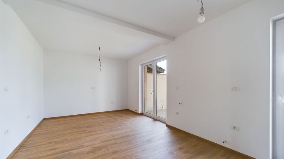Duplex elegant cu 3 dormitoare în Ghiroda - Poză 15