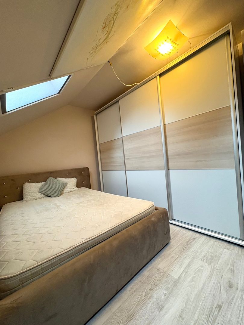 Apartament de închiriat la casă - Poză 3