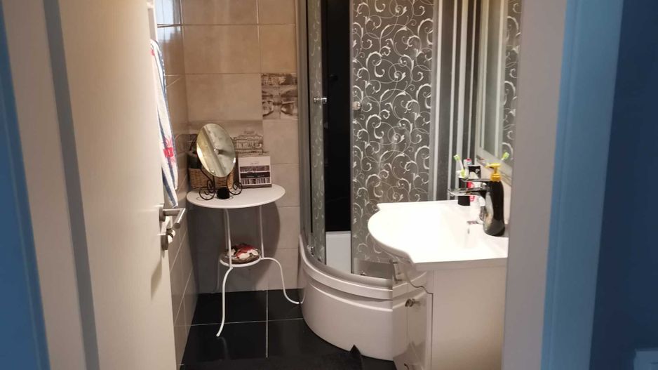 Apartament cu loc de parcare privat | Tractorul | Coresi - Poză 4