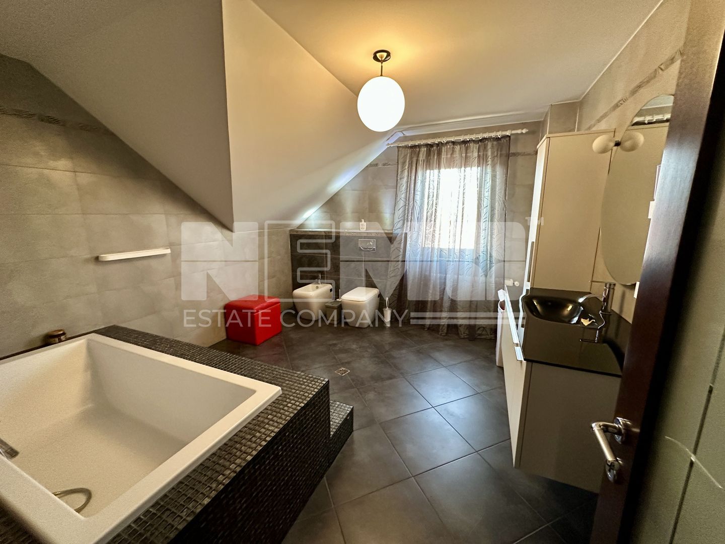 Casă 4 dormitoare | 230 MP | Central | Mobilată & Utilată | 280.000 € - Poză 15