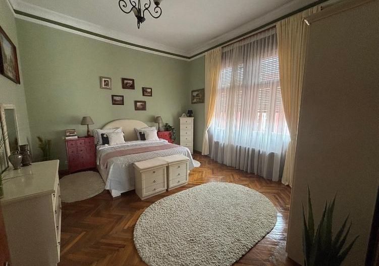 Apartament spațios 3 camere | Ultracentral | Vedere spre Piața Libertății. - Poză 3