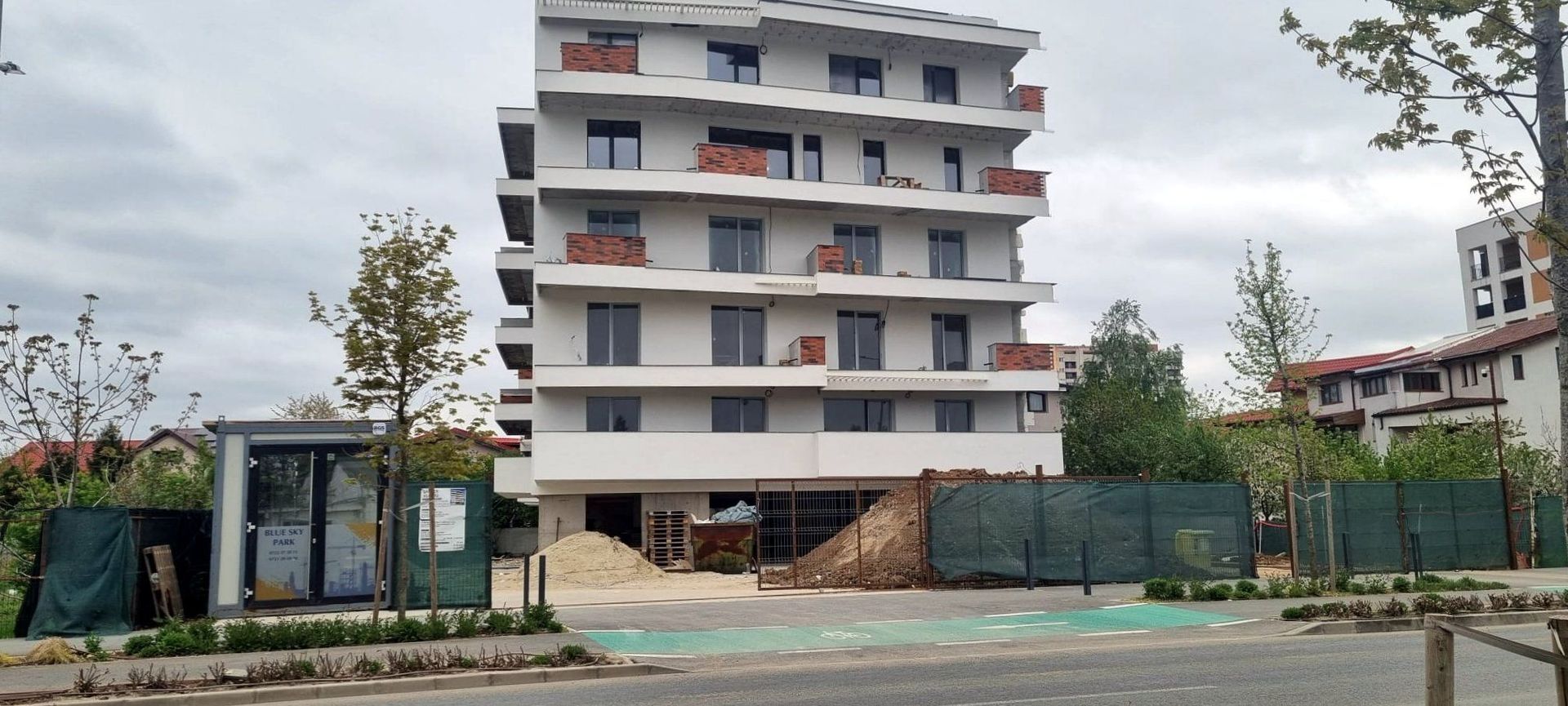 Locuințe Noi cu Parcare – Studiouri & 2 Camere - Poză 1