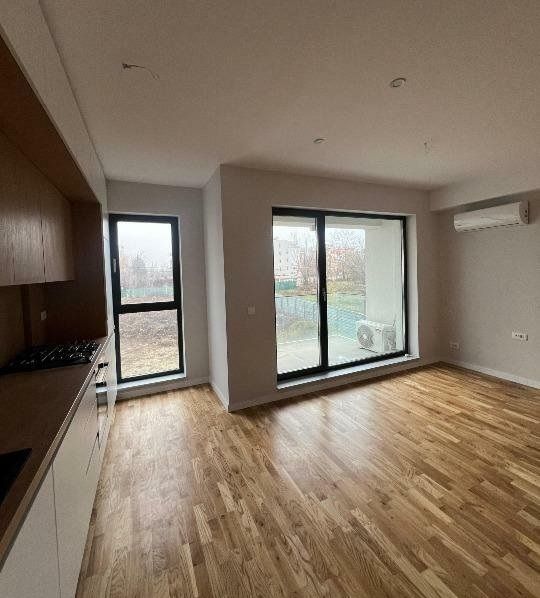Apartament 2 camere, partial mobilat cu 2 garaje subterane - Poză 2