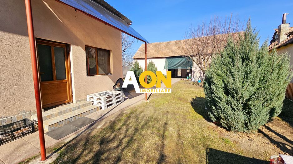 Casa 4 camere + anexe, 2084 mp teren, Totoi, la 10 km de Alba Iulia - Poză 2