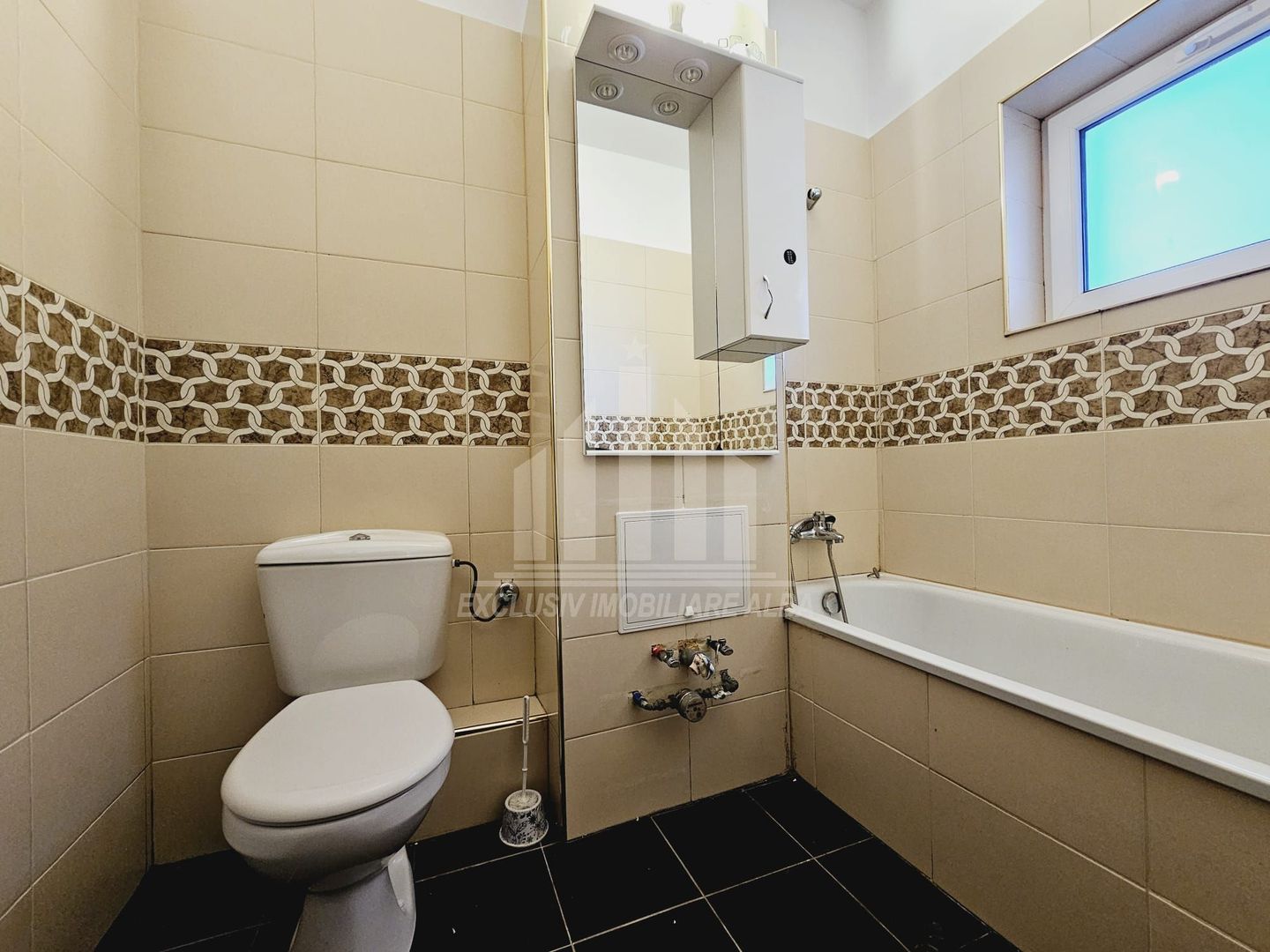 Apartament cu 3 camere decomandate, Cetate - Poză 7