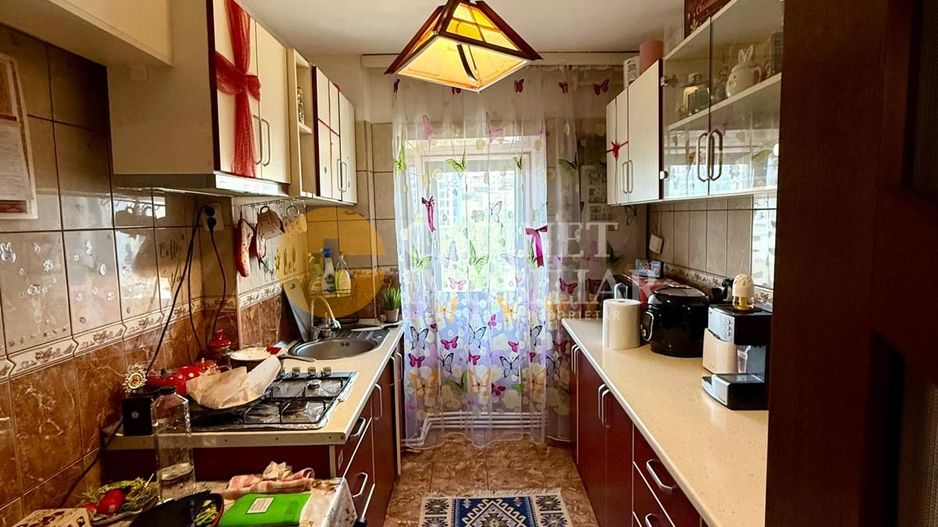 3 CAMERE DECOMANDAT--2 BAI--ETAJ INTERMEDIAR--RENOVAT--MOBILAT+UTILAT - Poză 6
