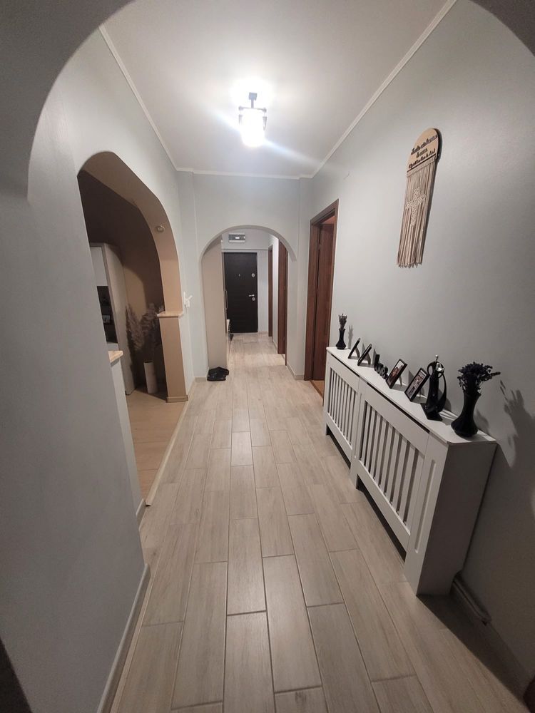 Apartament 4 camere - Poză 1