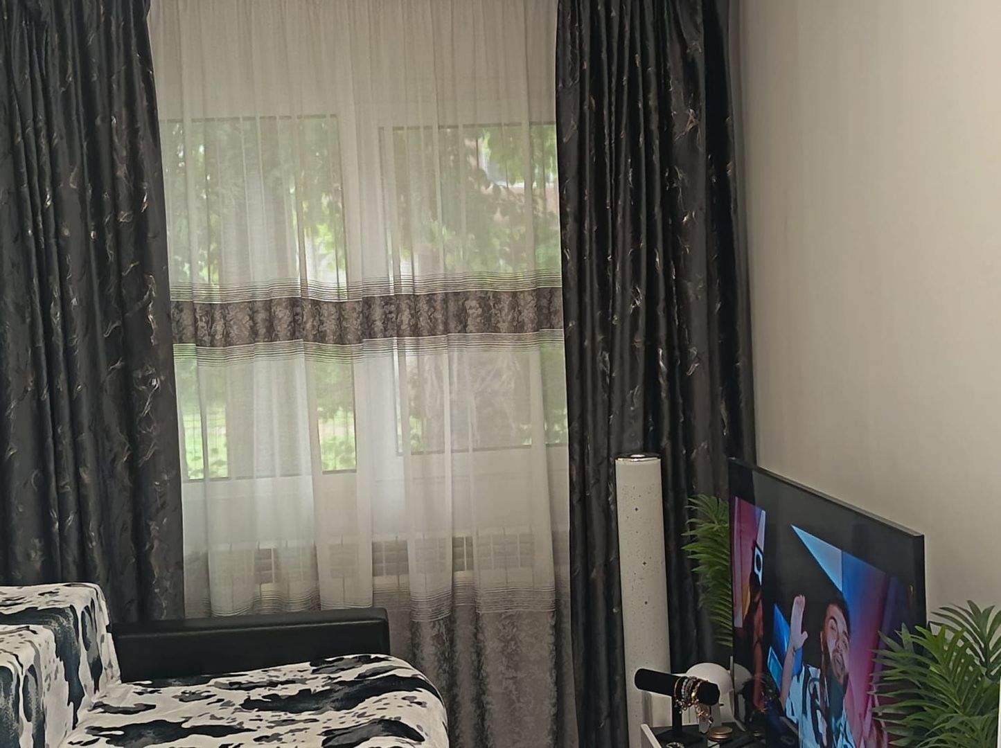 De vanzare apartament 3 camere – Micro 40 – Parter cu gradina - Poză 2