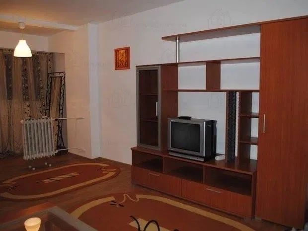 GARSONIERA DECOMANDATA MODERNA MOBILATA & UTILATA BLOC 1982 - Poză 7