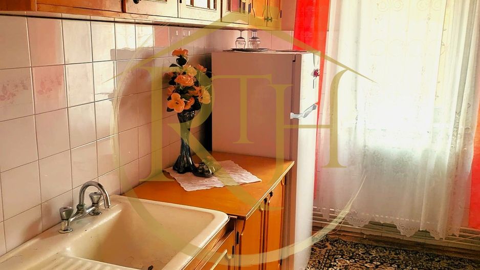 Oferim spre vanzare un apartament cu 2 camere in zona Dâmbovița - Poză 9