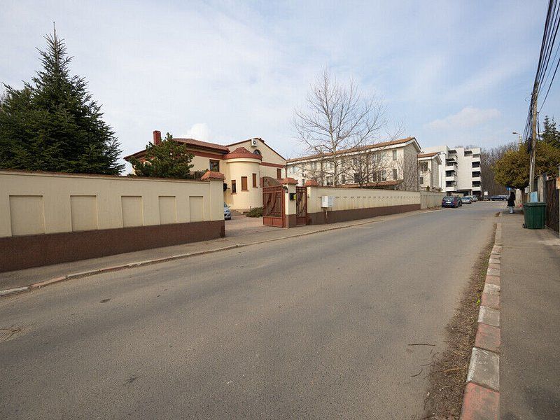 Vila cu 750 mp utili si teren de 1.480 mp in Erou Iancu Nicolae - Poză 45