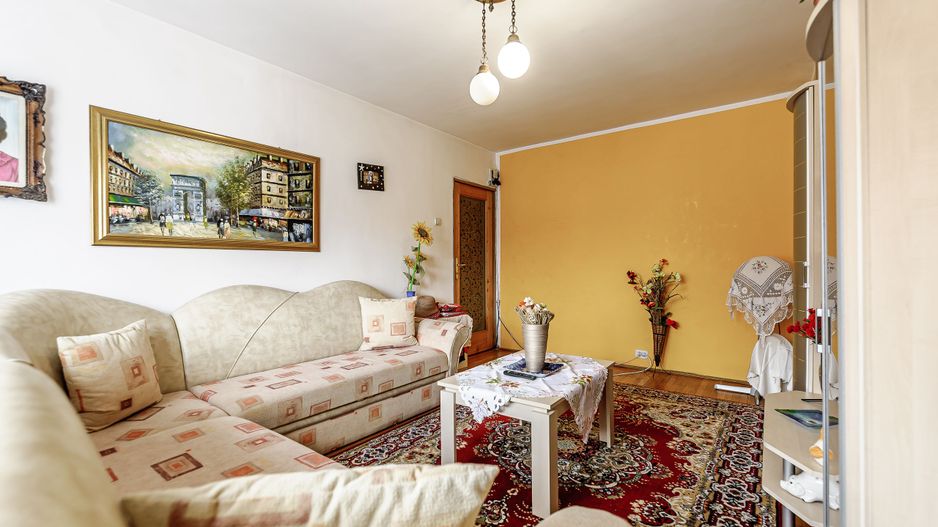 Vandut Apartament cu 3 camere decomandat in Alfa Comision 0 - Poză 1