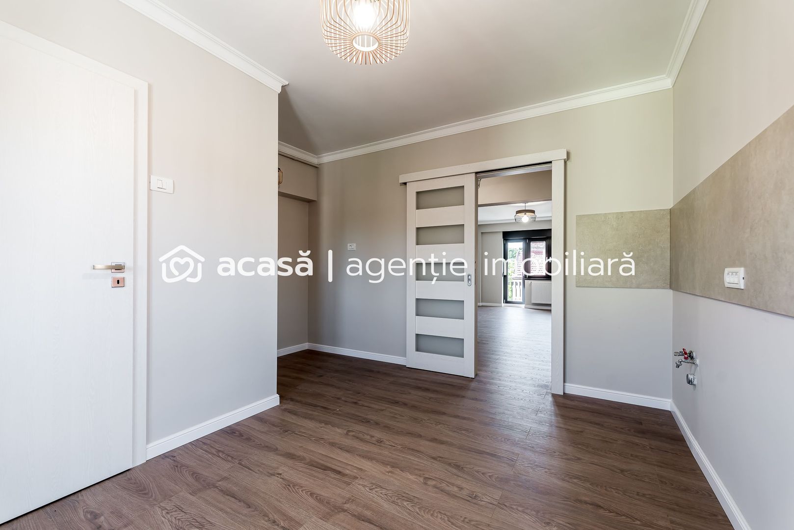 Apartament ultracentral cu 4 camere renovat recent Comision 0 - Poză 7