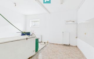 Vilă cu 5 camere pentru investiții în Dumbrăvița - Poză 17