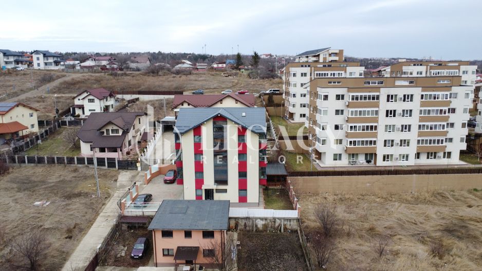 De vânzare - Vilă P+3E+M cu 7 apartamente, Păcurari-Alpha Bank - Poză 11