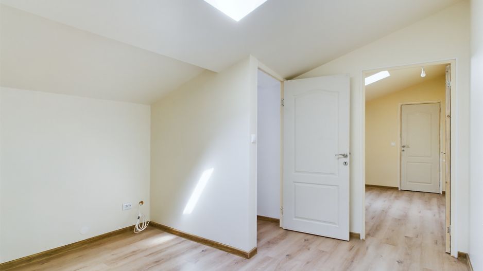 Casă cu 4 camere, renovată, în zona Gării de Nord - Poză 13