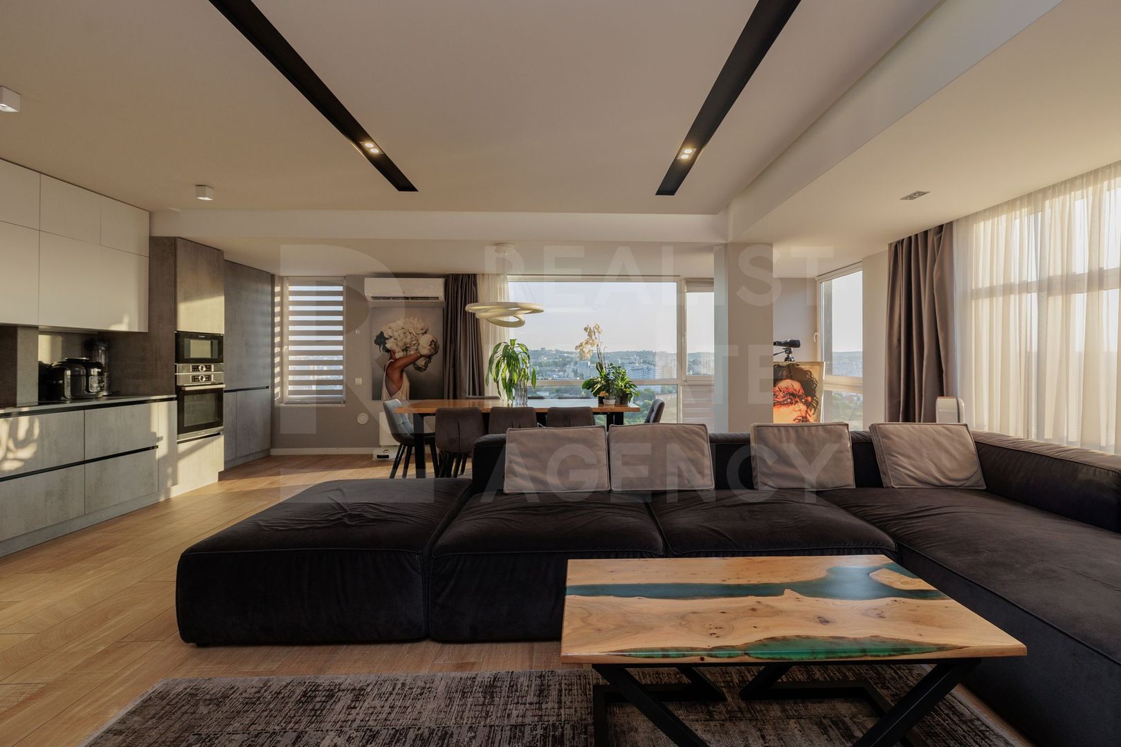 Vânzare, apartament 2 camere, str. Nadejda Russo, Rîșcani - Poză 1