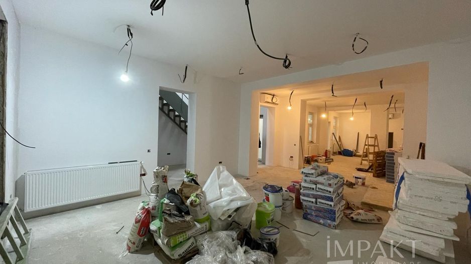 Spatiu comercial ultracentral cu vitrina si intrare direct din strada - Poză 5