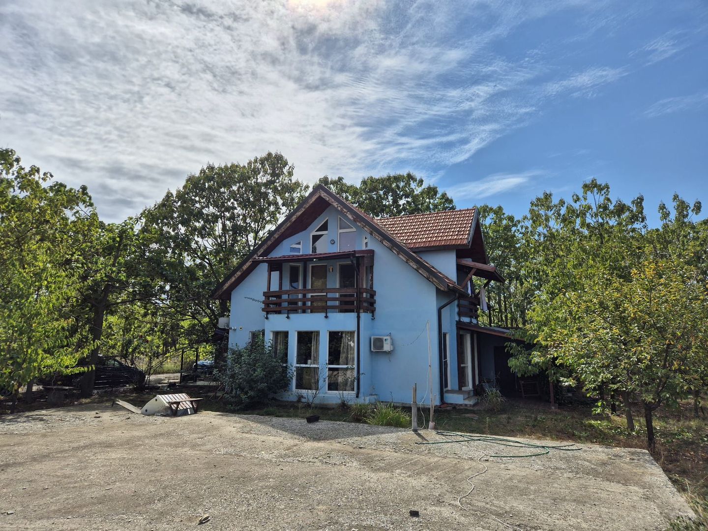 Casa P+1 din lemn - Mihailesti - Poză 2