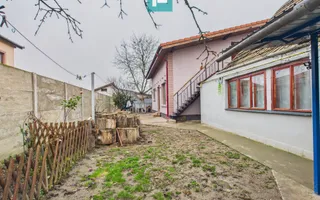 Două case pe un teren generos în Ghiroda - Poză 21