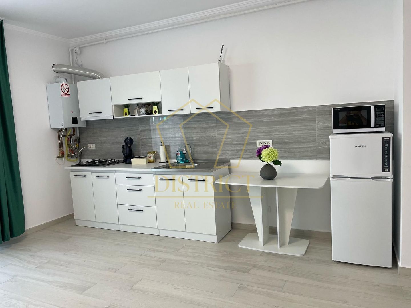 Apartament cu 1 camera mobilat si utilat la parter in Giroc la asfalt. - Poză 3