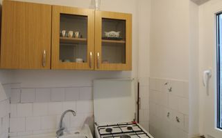 St. Invatatorului, o camera, perfect pentru o persoana sau cuplu. - Poză 5