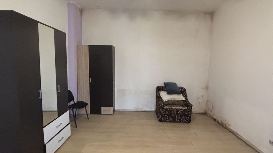 Apartament cu o camera generos zona Dimbovita - Poză 4