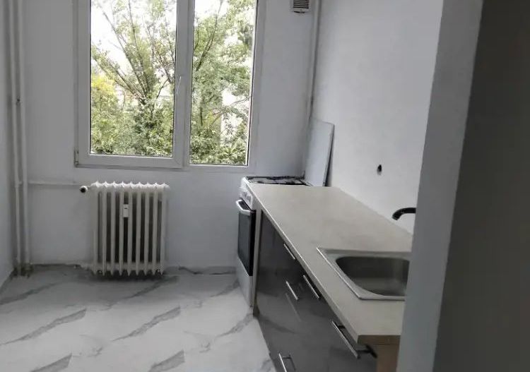 De vanzare apartament de 2 camere renovat total in Titan, aproape de Auchan - Poză 1