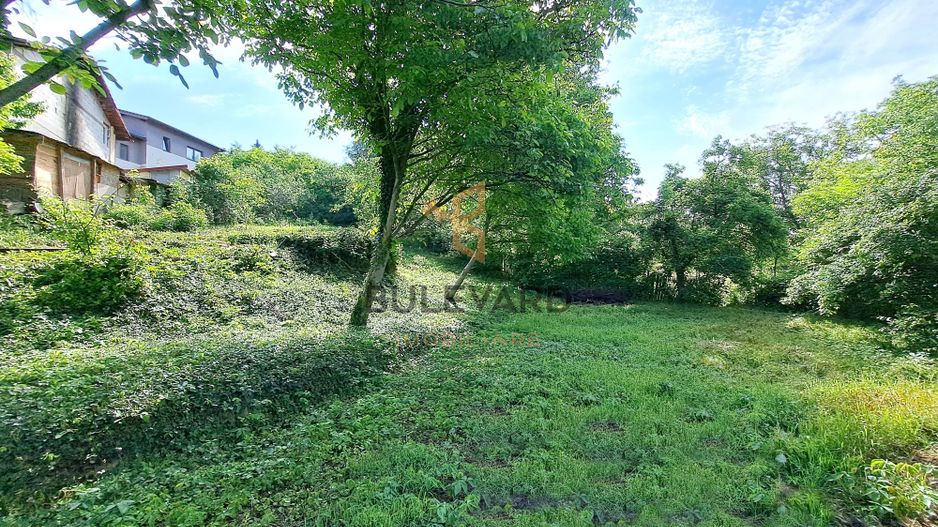 Teren intravilan 1785 mp, front la 2 strazi, pretabil constructie case - Poză 3